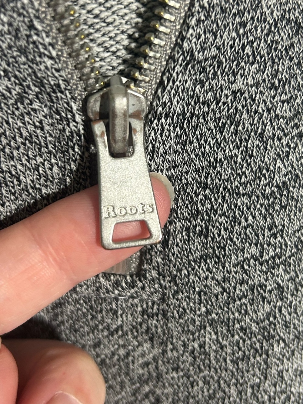 Roots Half-Zip Hoodie in Charcoal Gray with Cream Logo Size Medium Thumbholes - Picture 4 of 12
